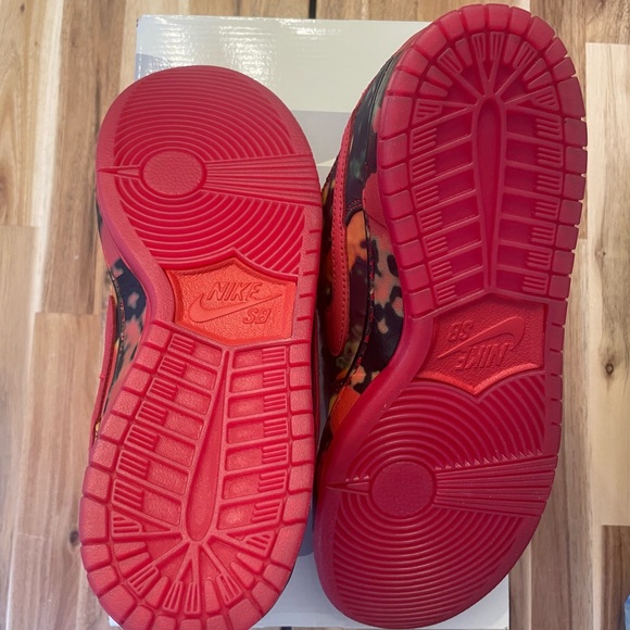 Brand new never worn Nike SB Dunk Low Pro Woo QS
Wizard of Oz dunks. - Picture 6 of 7